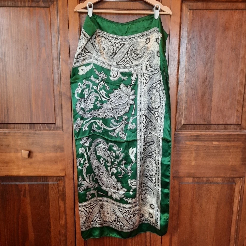 Vintage 100% Thai Silk Dark Green Brown Paisley Print Patterned Scarf